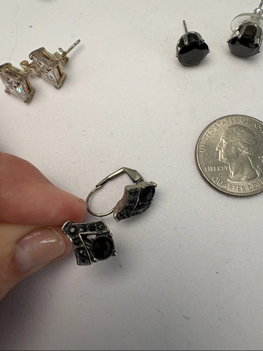 🐯12 pair of costume jewelry earrings